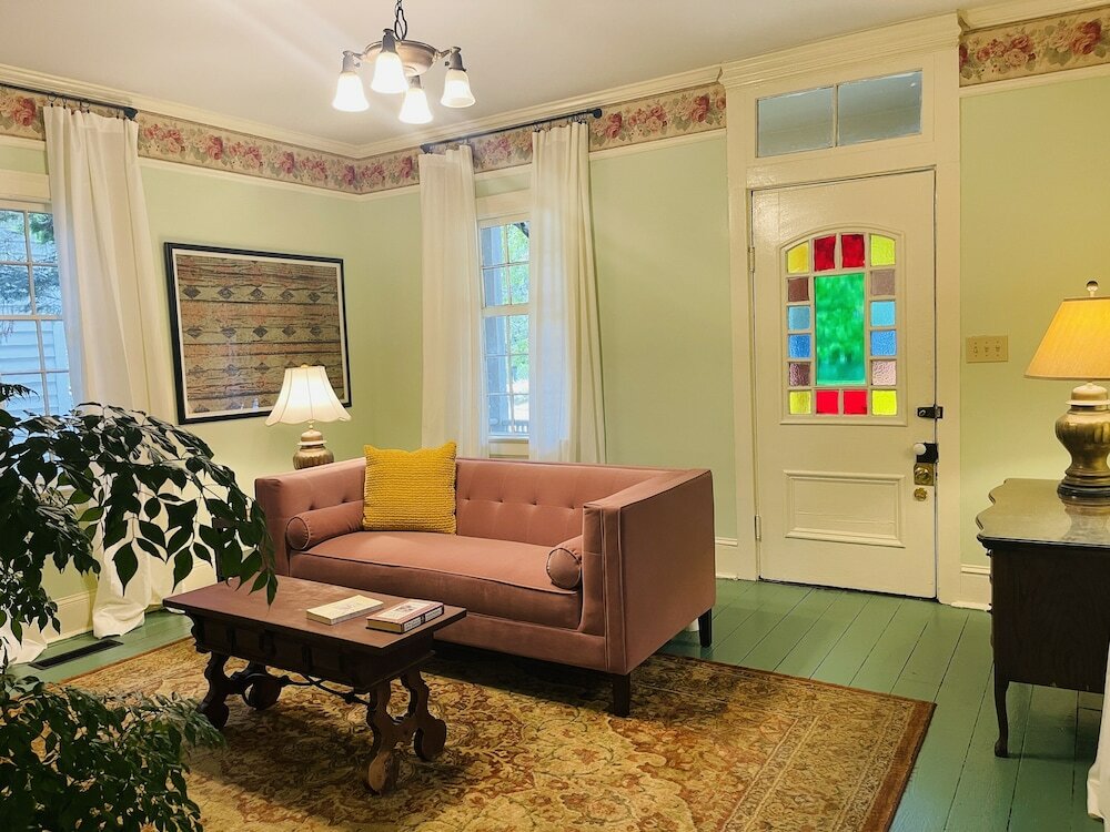 Фото Rothschild-Pound House Inn