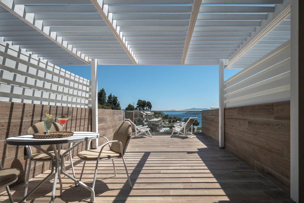 Фото Kassandra Bay Resort, Suites & SPA