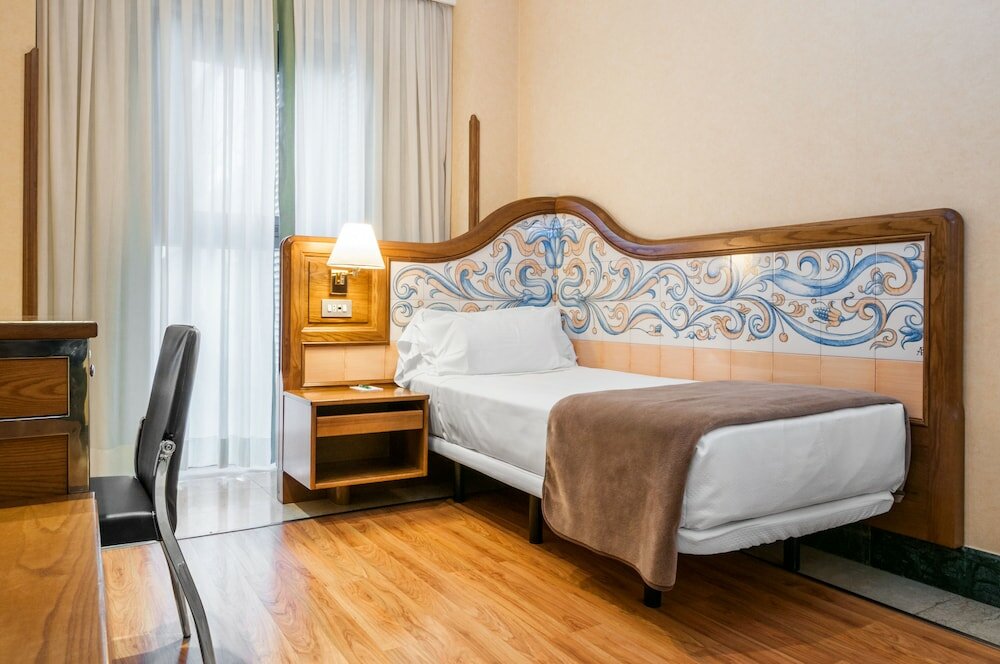 Фото Hotel Julia Madrid