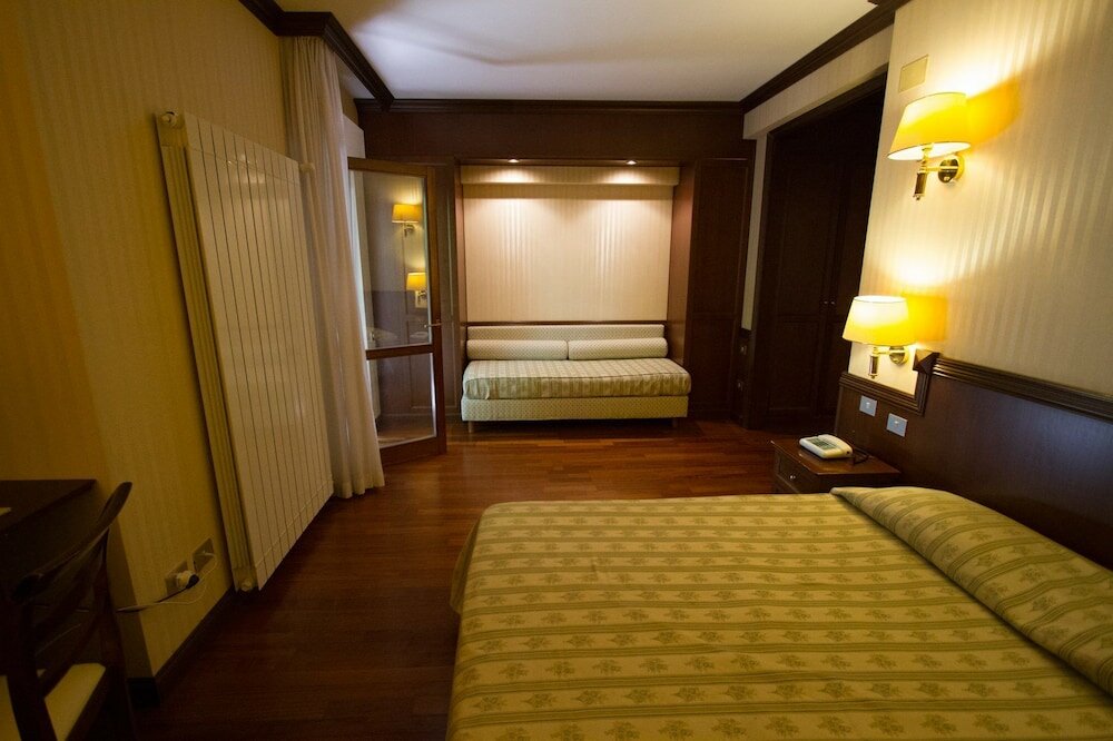 Фото Hotel Corona