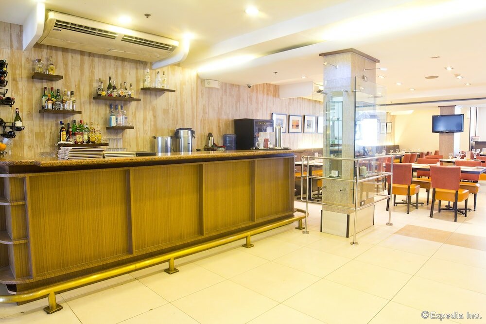 Фото Microtel by Wyndham Mall of Asia