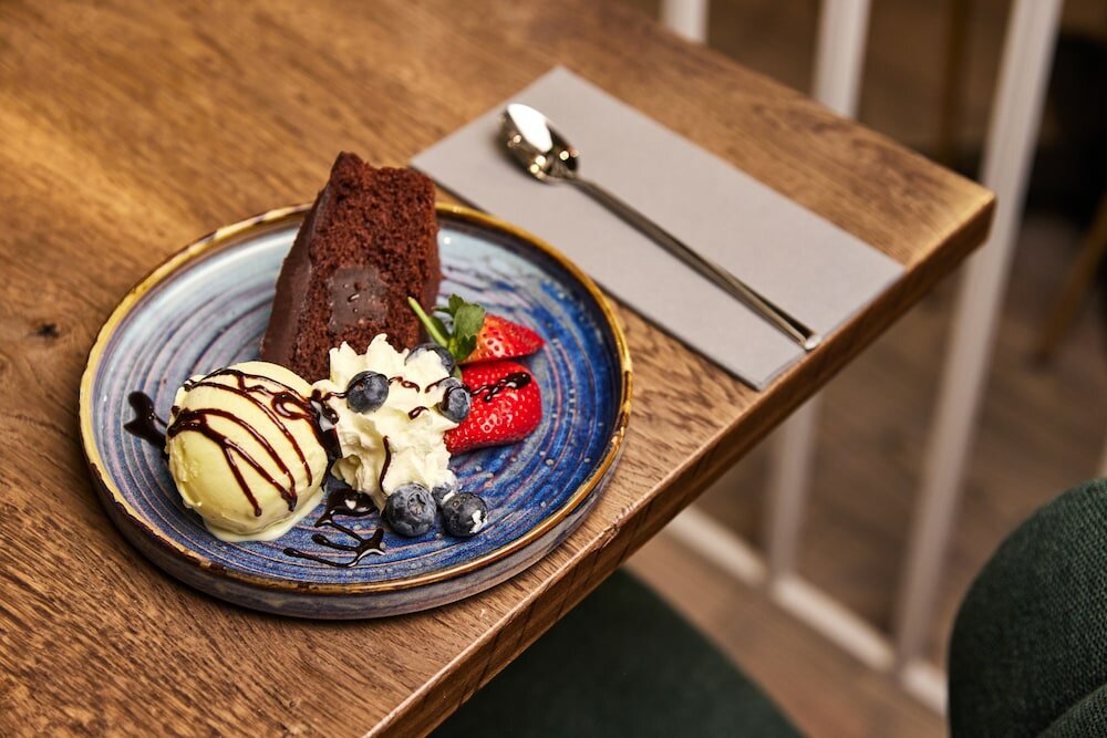 Фото Konvin Hotel by Reykjavik Keflavik Airport