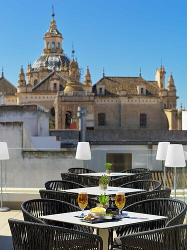 Внешний вид отеля H10 Casa de la Plata в Севилье, фото 2