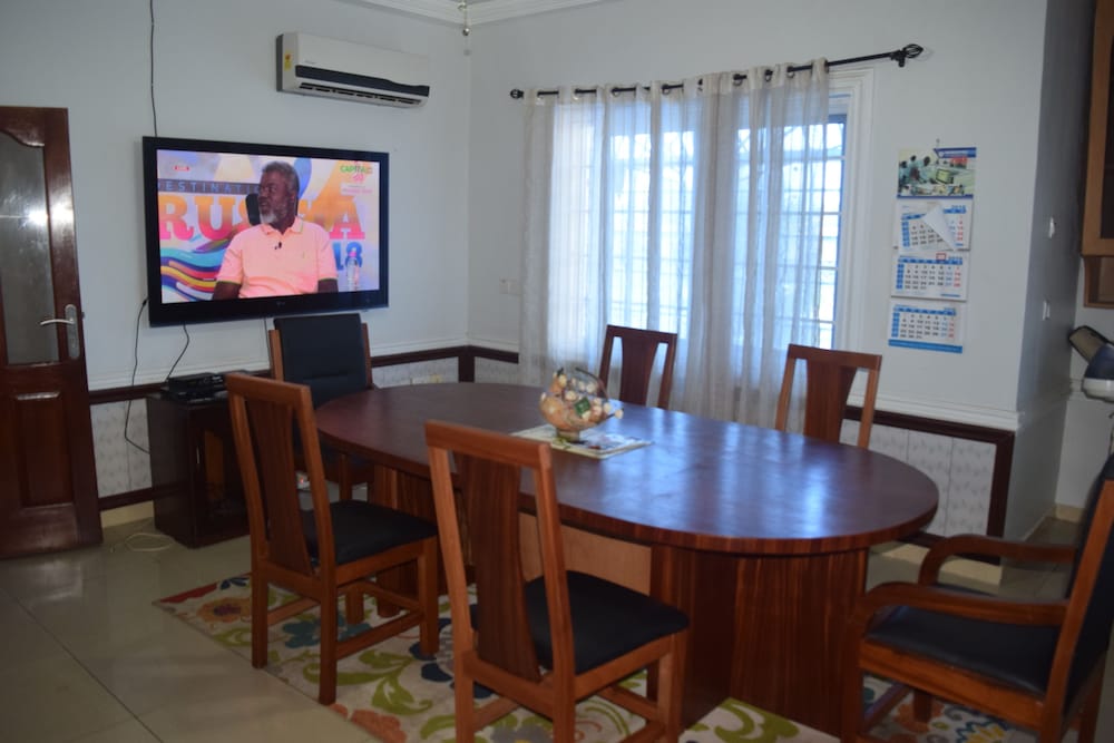 Фото Coconut Pointe Villa & Beach Resort