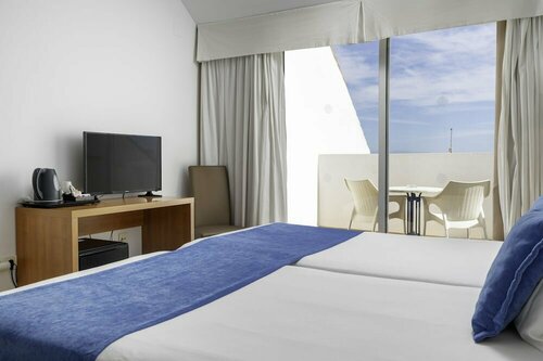 Внешний вид отеля AluaSun Lago Rojo в Торремолиносе, фото 4