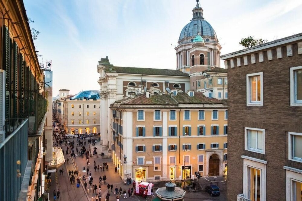 Фото отеля 1