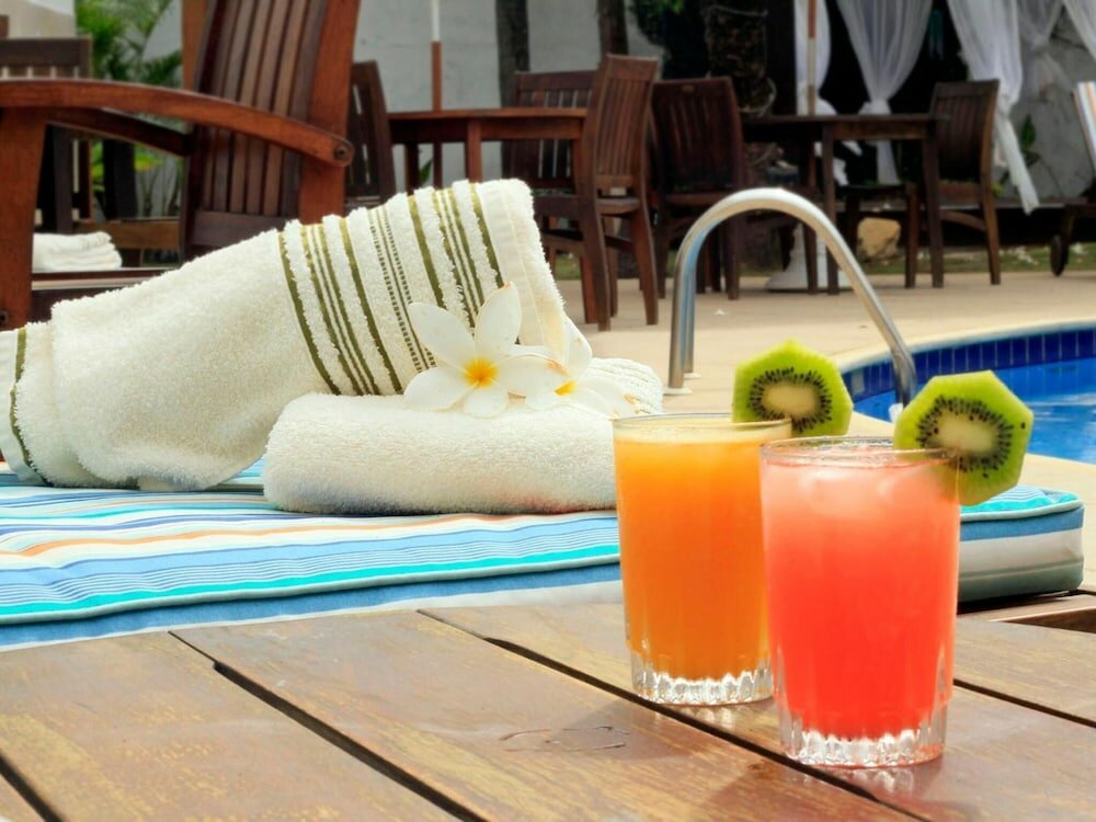 Фото Farol de Itapuã Praia Hotel