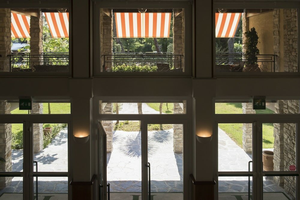 Фото Hermitage Hotel & Resort