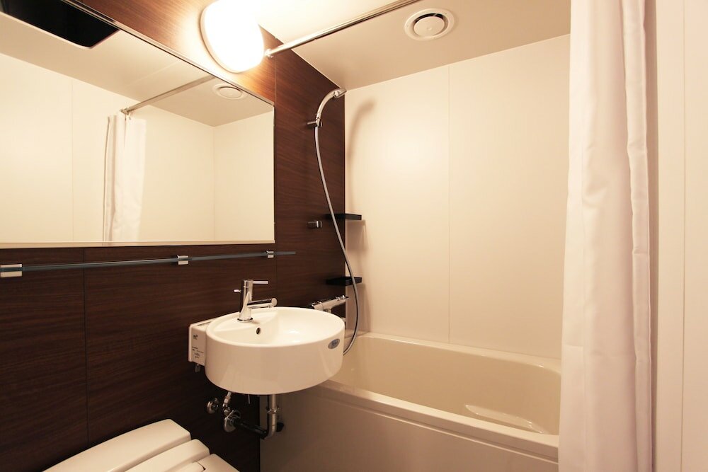 Фото Smile Hotel Premium Osaka Hommachi