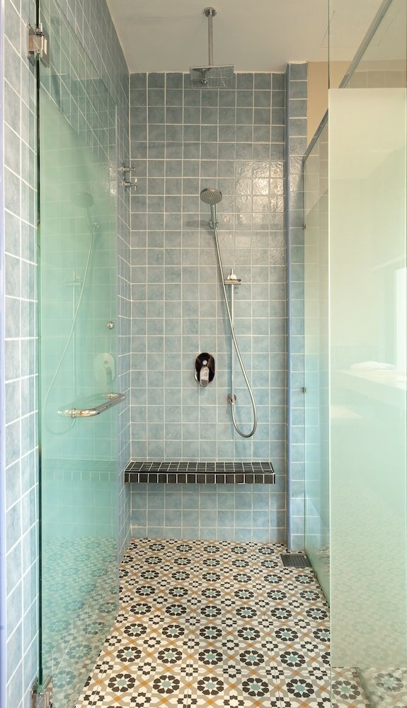 Фото Treasures Hotel and Suites