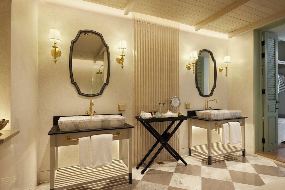 Фото Charras Bhawan Hotel and Residences