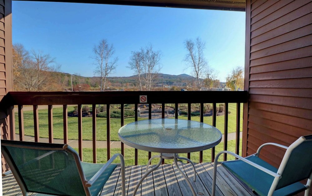 Фото Fireside Inn & Suites Gilford