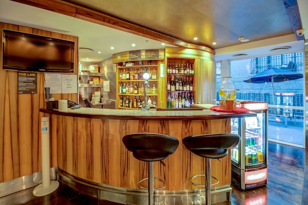 Фото The Quadrant Hotel & Suites