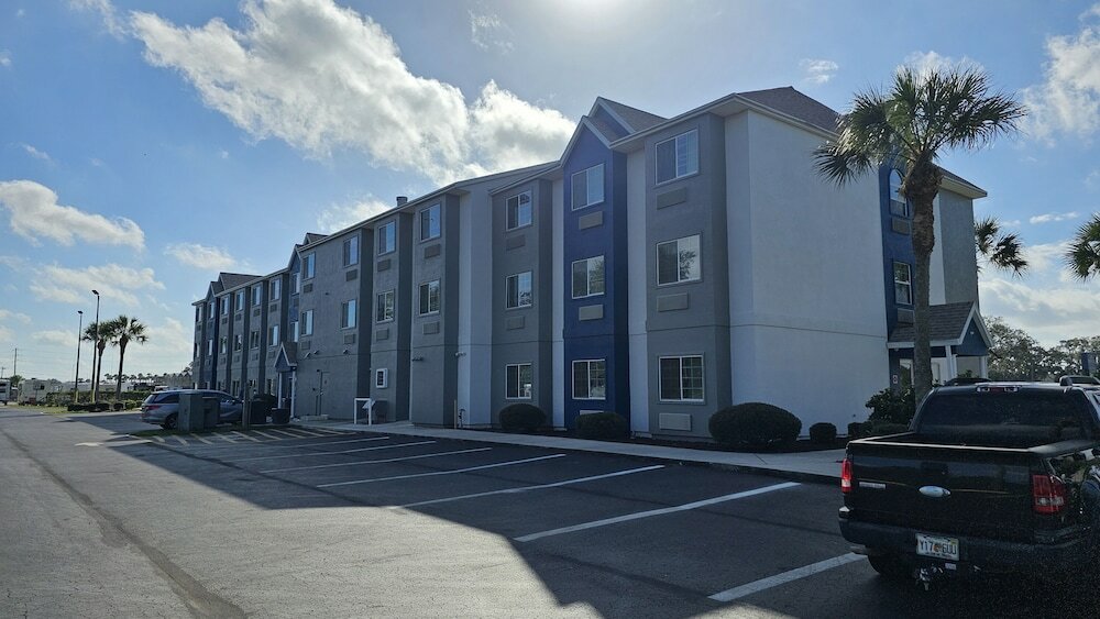 Фото Microtel Inn & Suites by Wyndham Bushnell