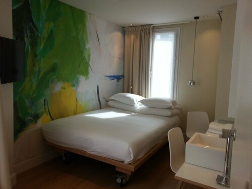 Гостиница Hotel Max в Антони