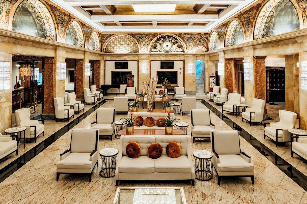 Фото The Congress Plaza Hotel & Convention Center