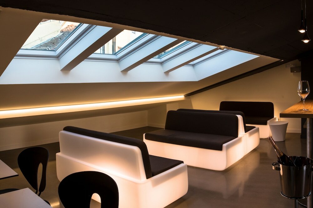 Фото Hotel Pompaelo Urban SPA