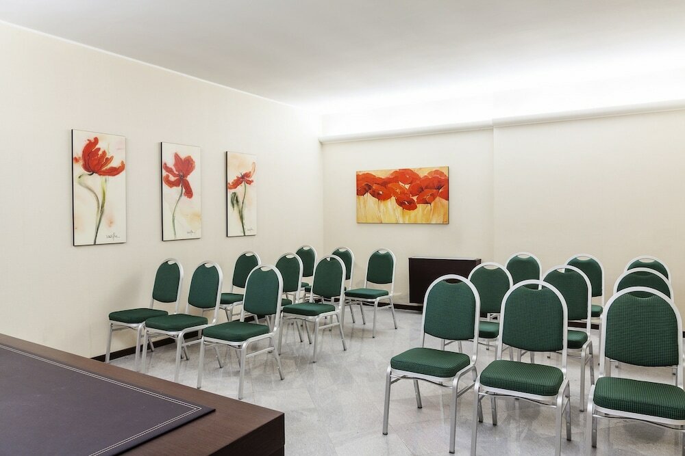 Фото Hotel Des Etrangers
