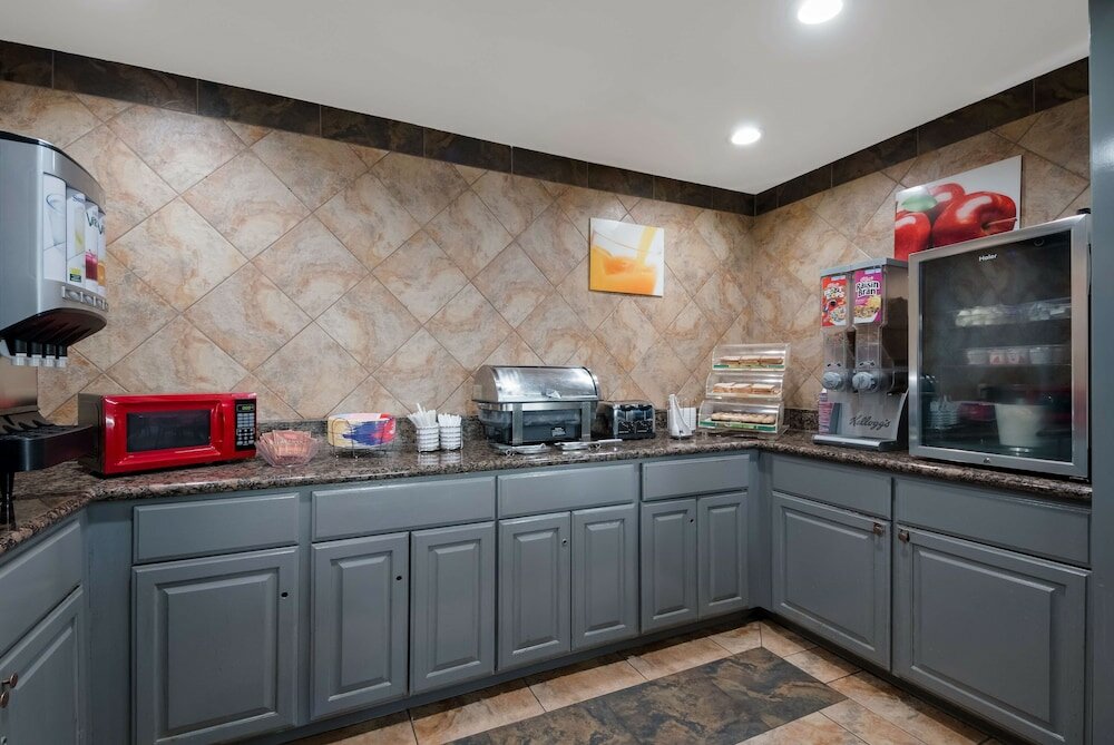 Фото SureStay Plus Hotel by Best Western San Antonio North