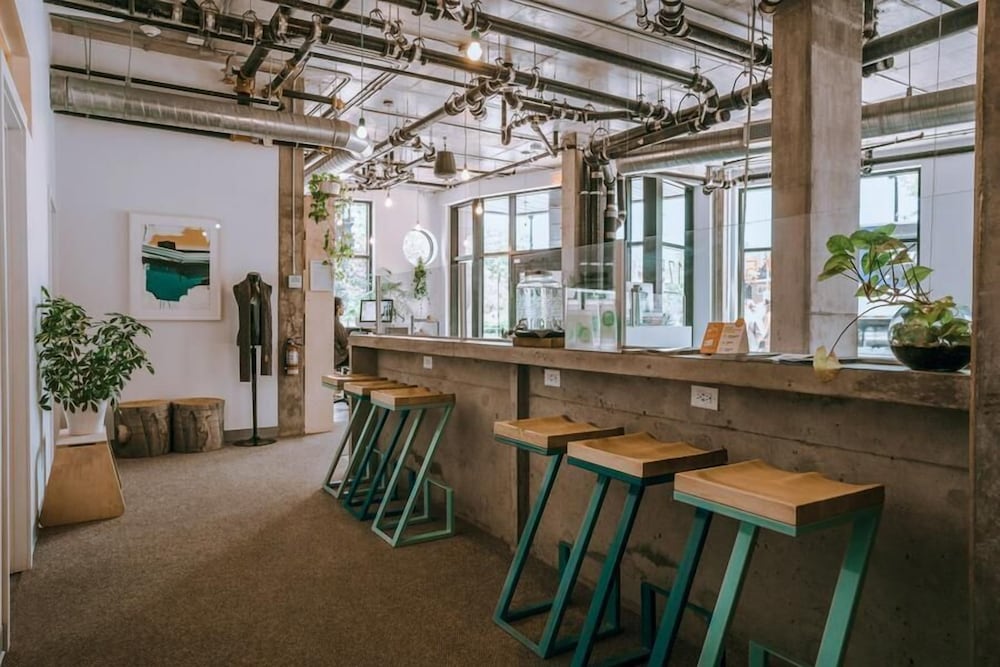 Фото Boxotel Montreal