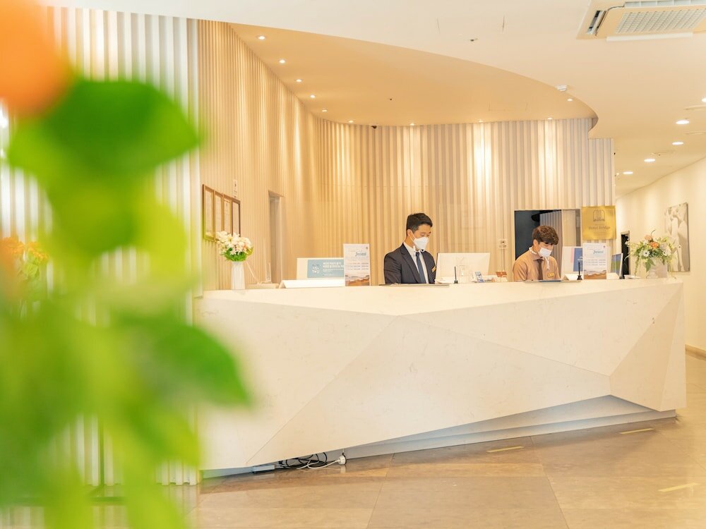 Фото Hotel Bridge Seogwipo