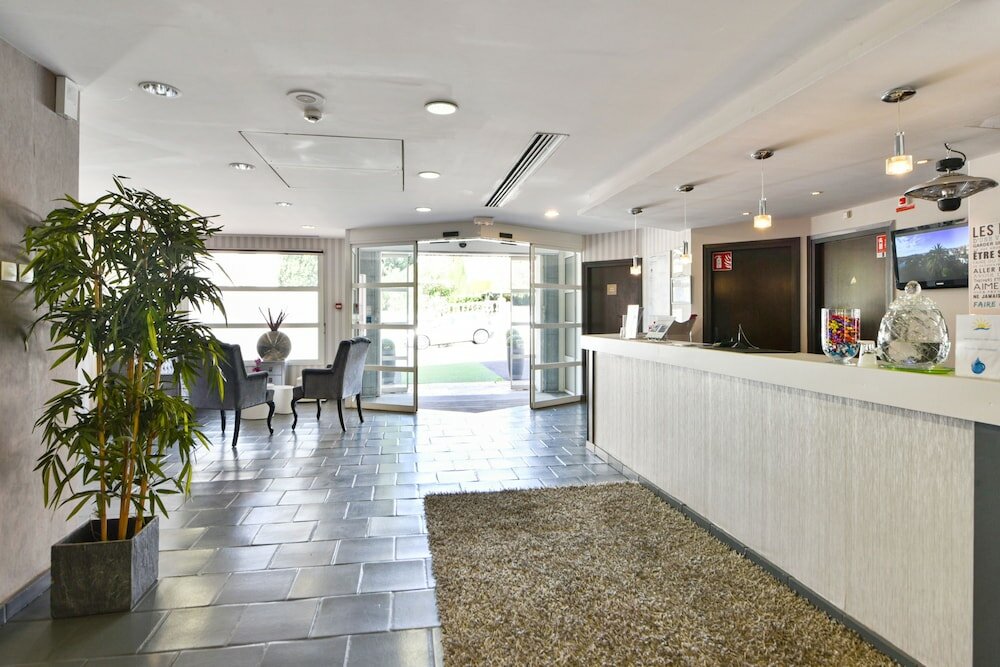 Фото Zenitude Hôtel-Résidences Le Cannet