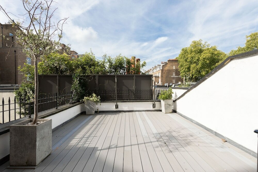 Фото Commodore Hotel