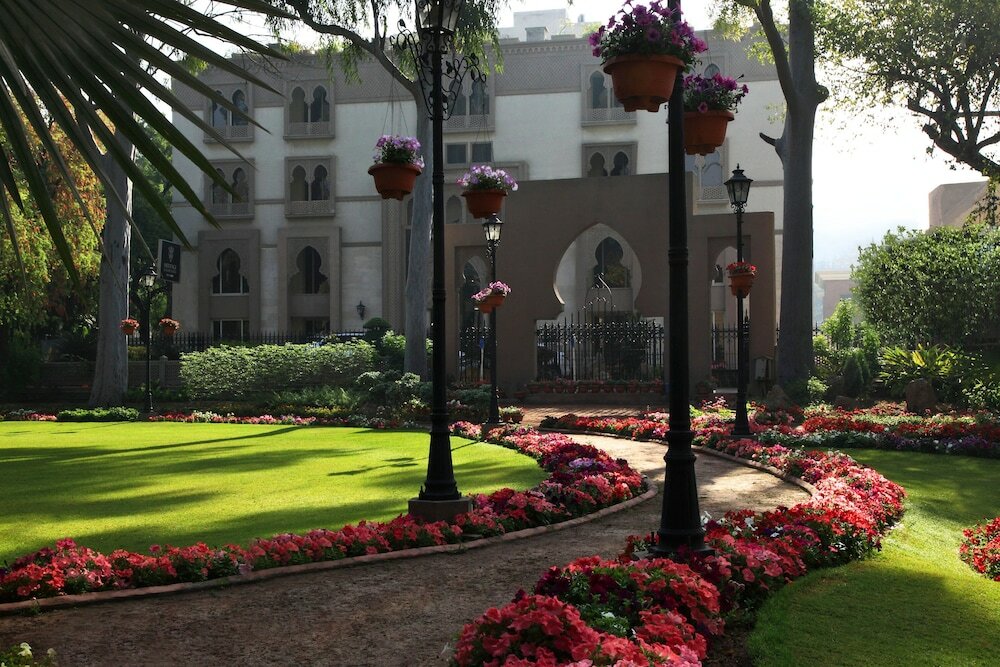 Фото Heritage Luxury Suites- All Suite hotel