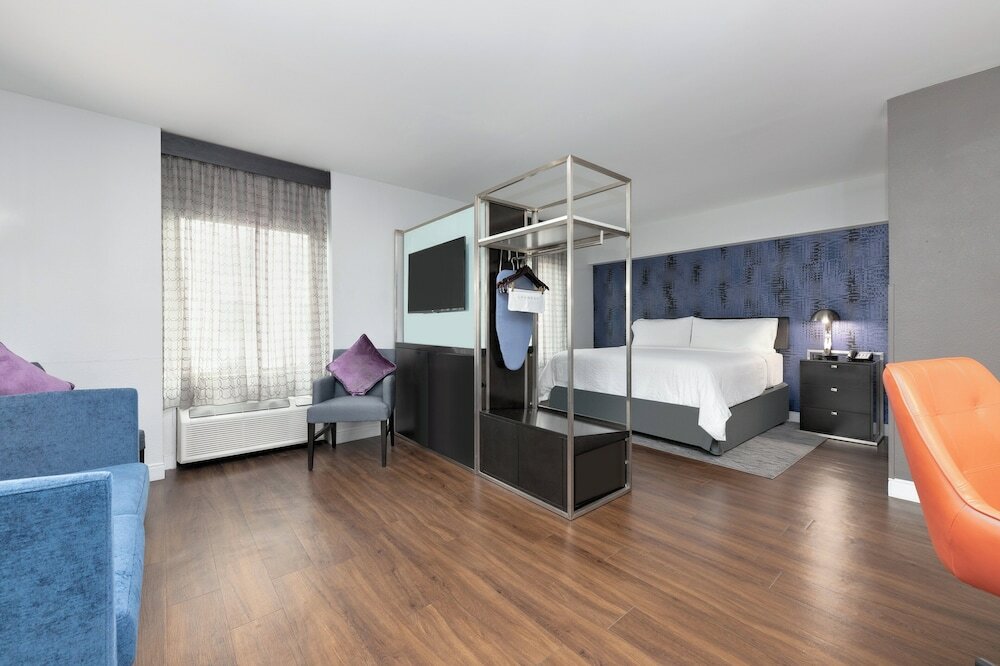 Фото Holiday Inn Express Dallas Downtown, an Ihg Hotel