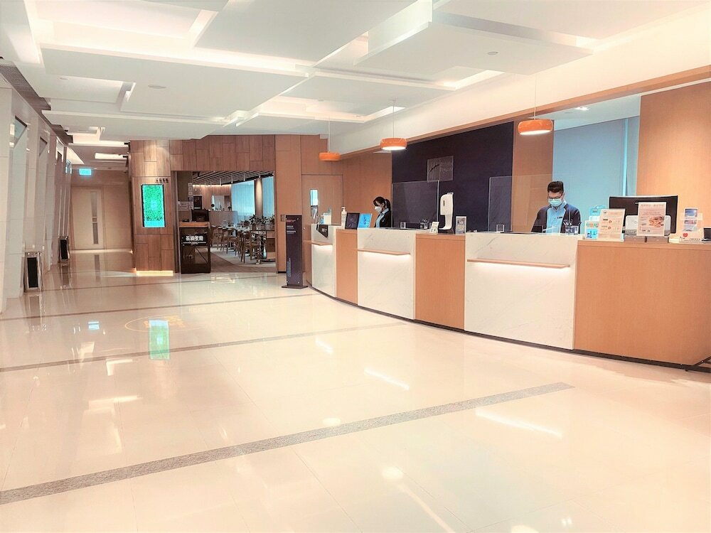 Фото Holiday Inn Express Hong Kong Causeway Bay an Ihg Hotel