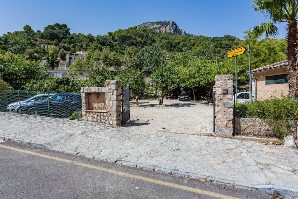 Фото Hotel Ca'l Bisbe