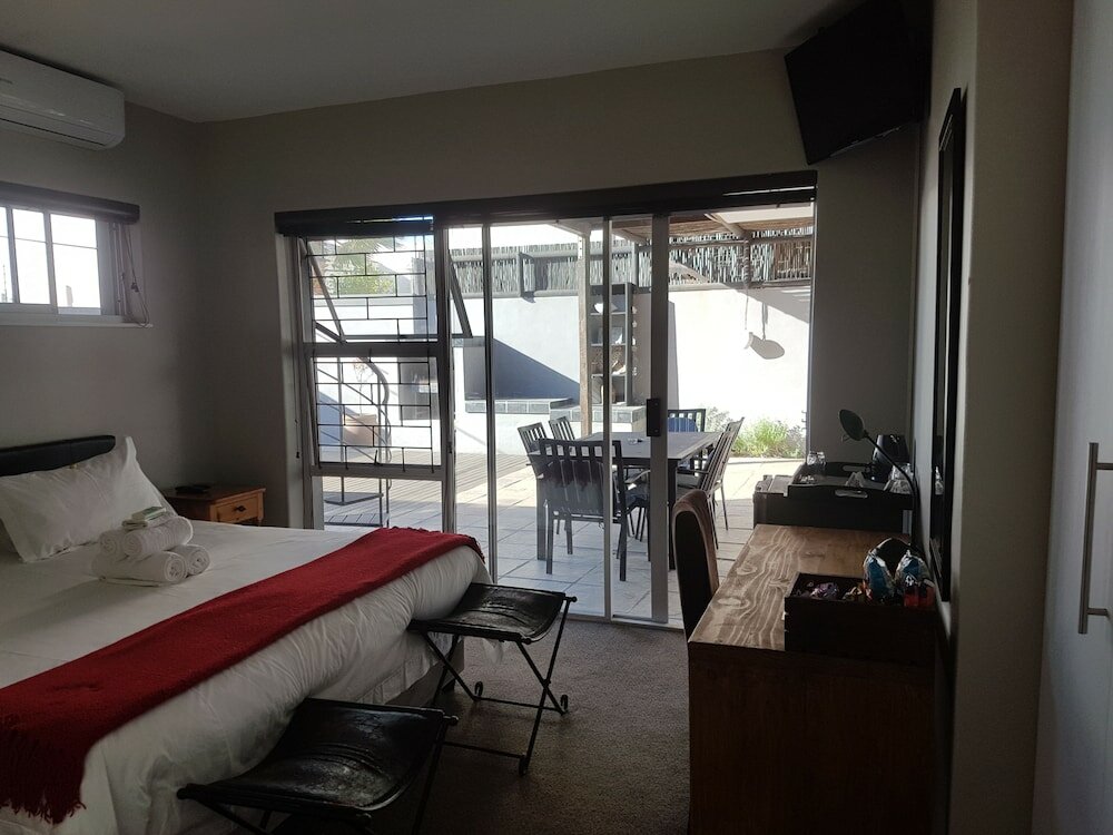 Фото Melkbosch Guesthouse