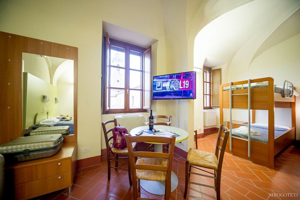 Фото Chiostro delle Monache Volterra