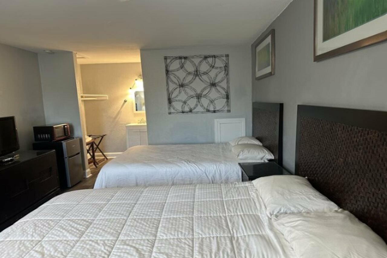 Фото Courtland Inn Motel