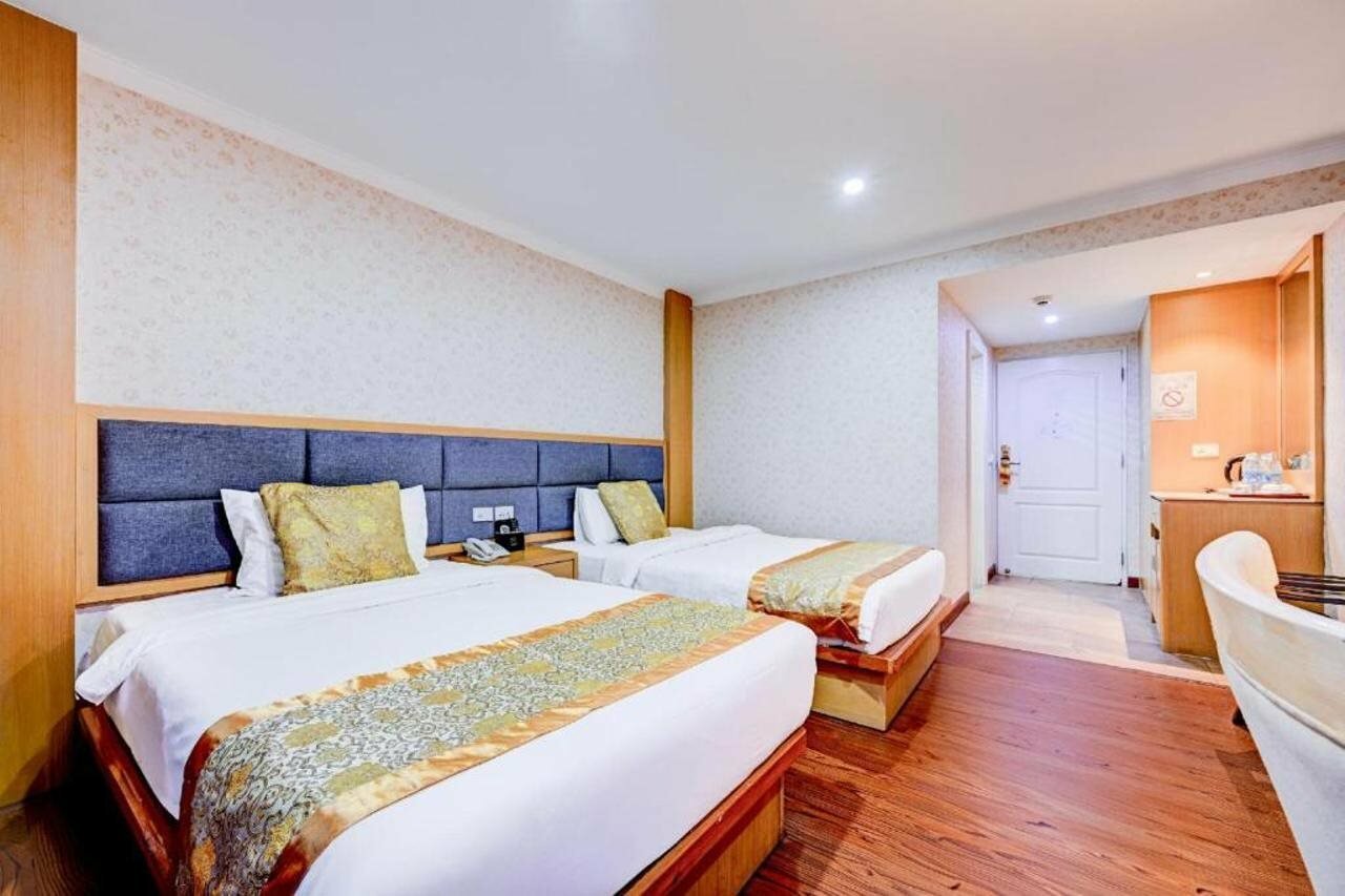 Фото The Travellers Hotel