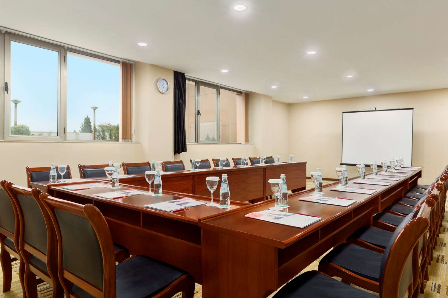 Фото Ramada Plaza by Wyndham Gence