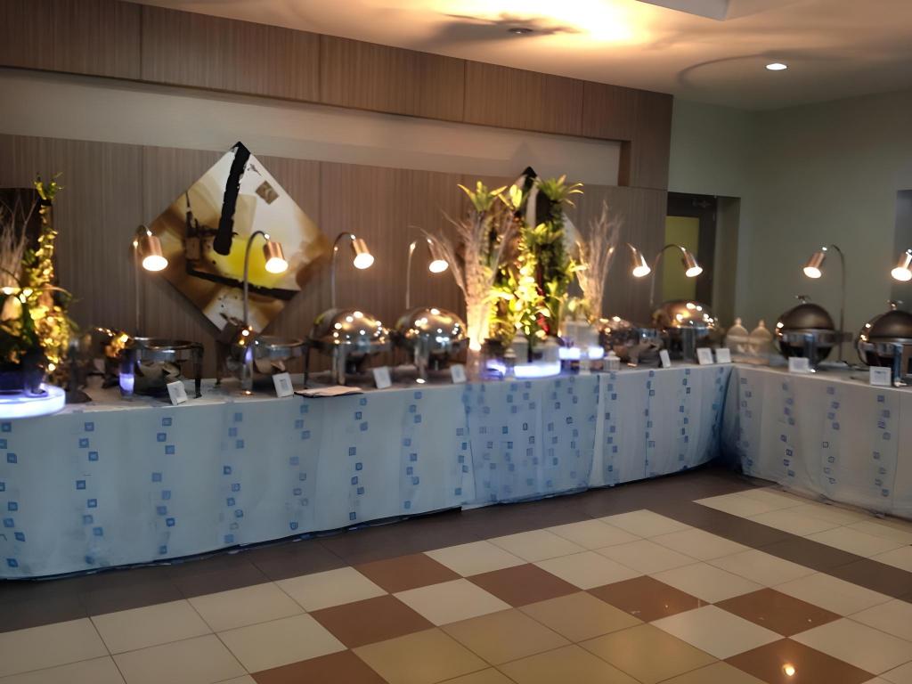 Фото Magallanes Square Hotel