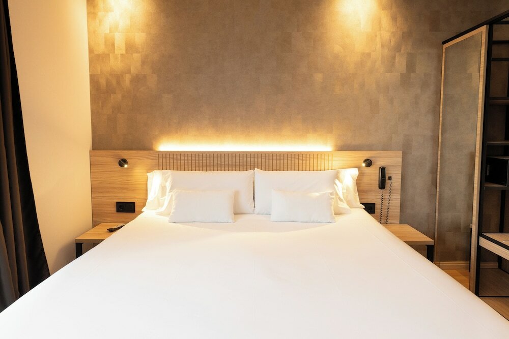 Фото Petit Palace Eixample