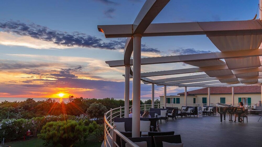 Фото Tombolo Talasso Resort