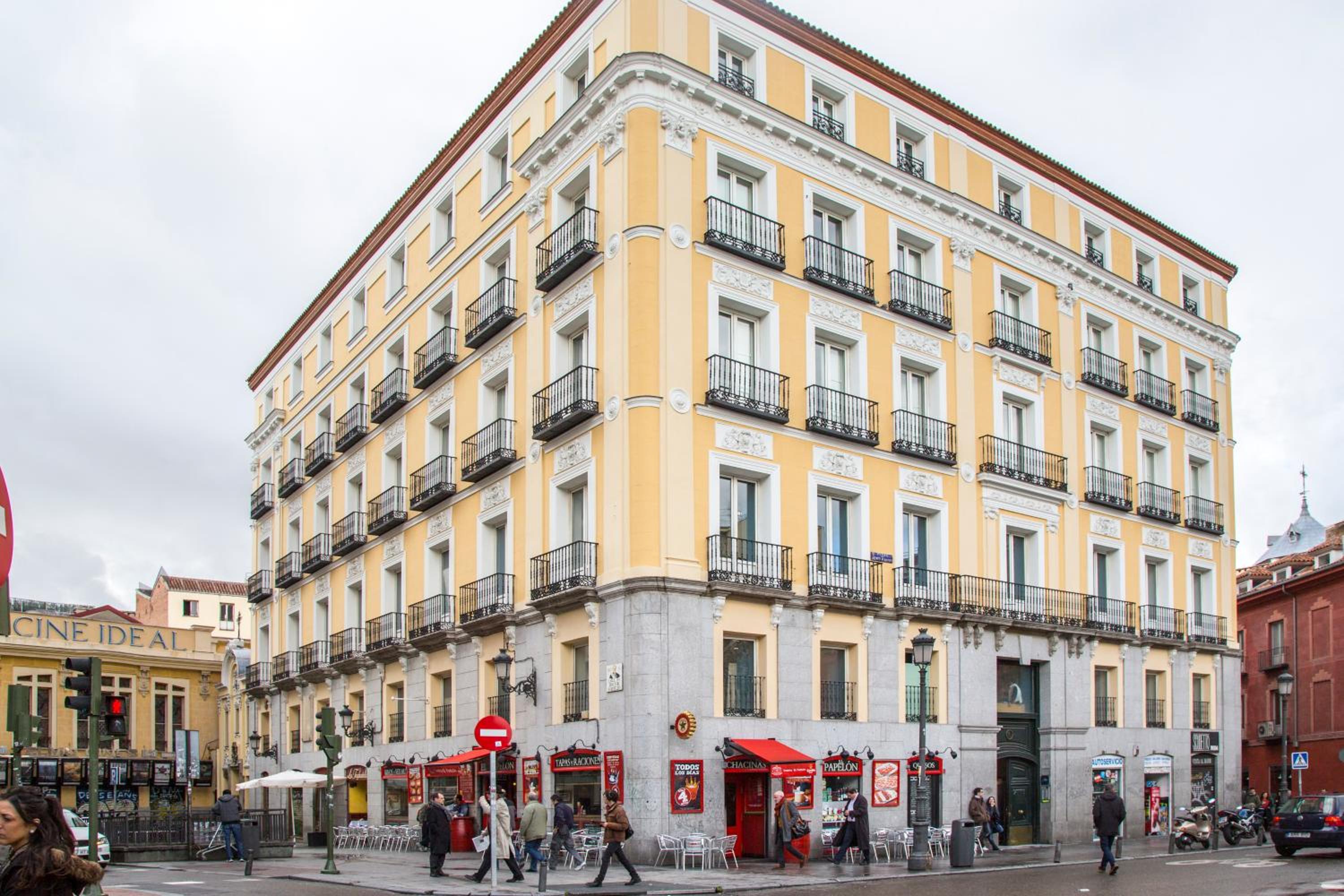 Фото отеля 1