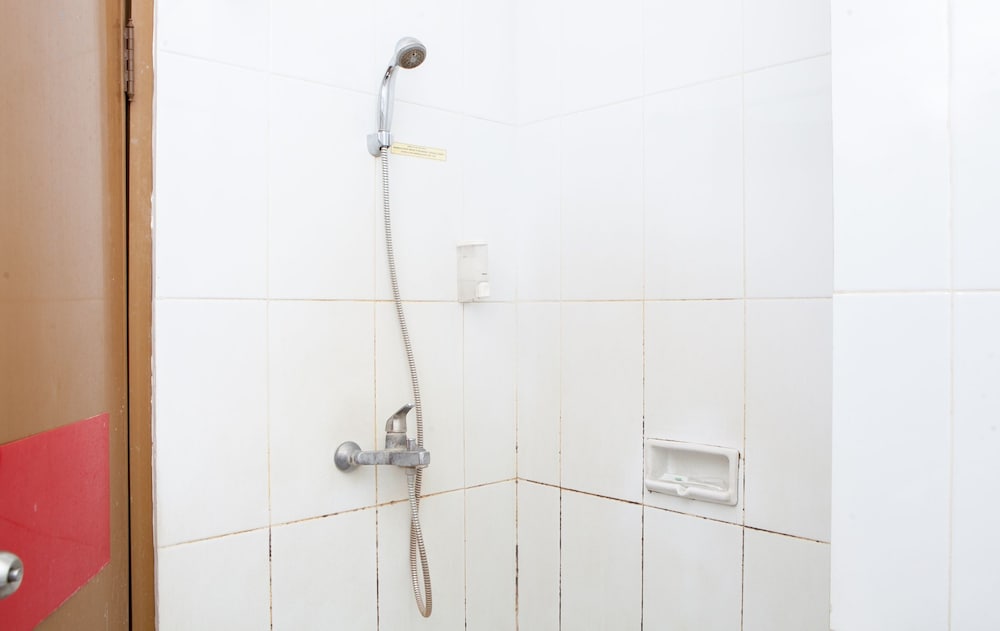 Фото RedDoorz Near Trans Studio Mall 3