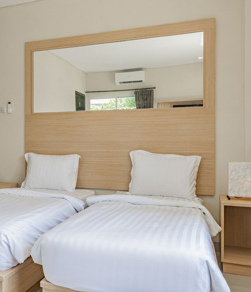 Фото Kuta Airport Insta Hotel