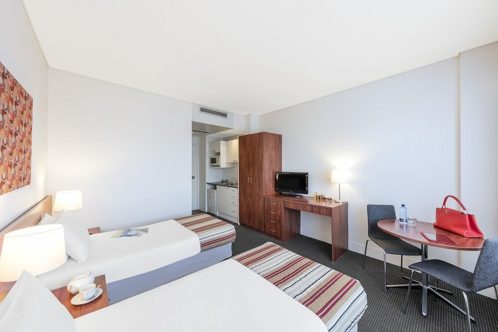 Фото Macleay Hotel