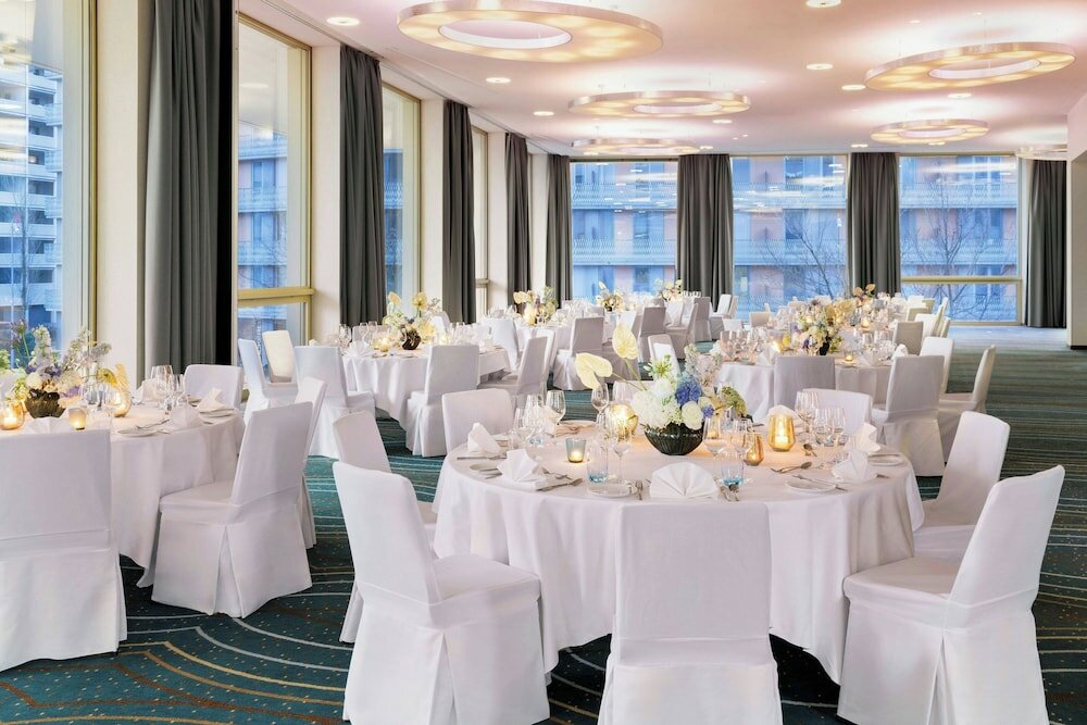 Фото Renaissance Zurich Tower Hotel