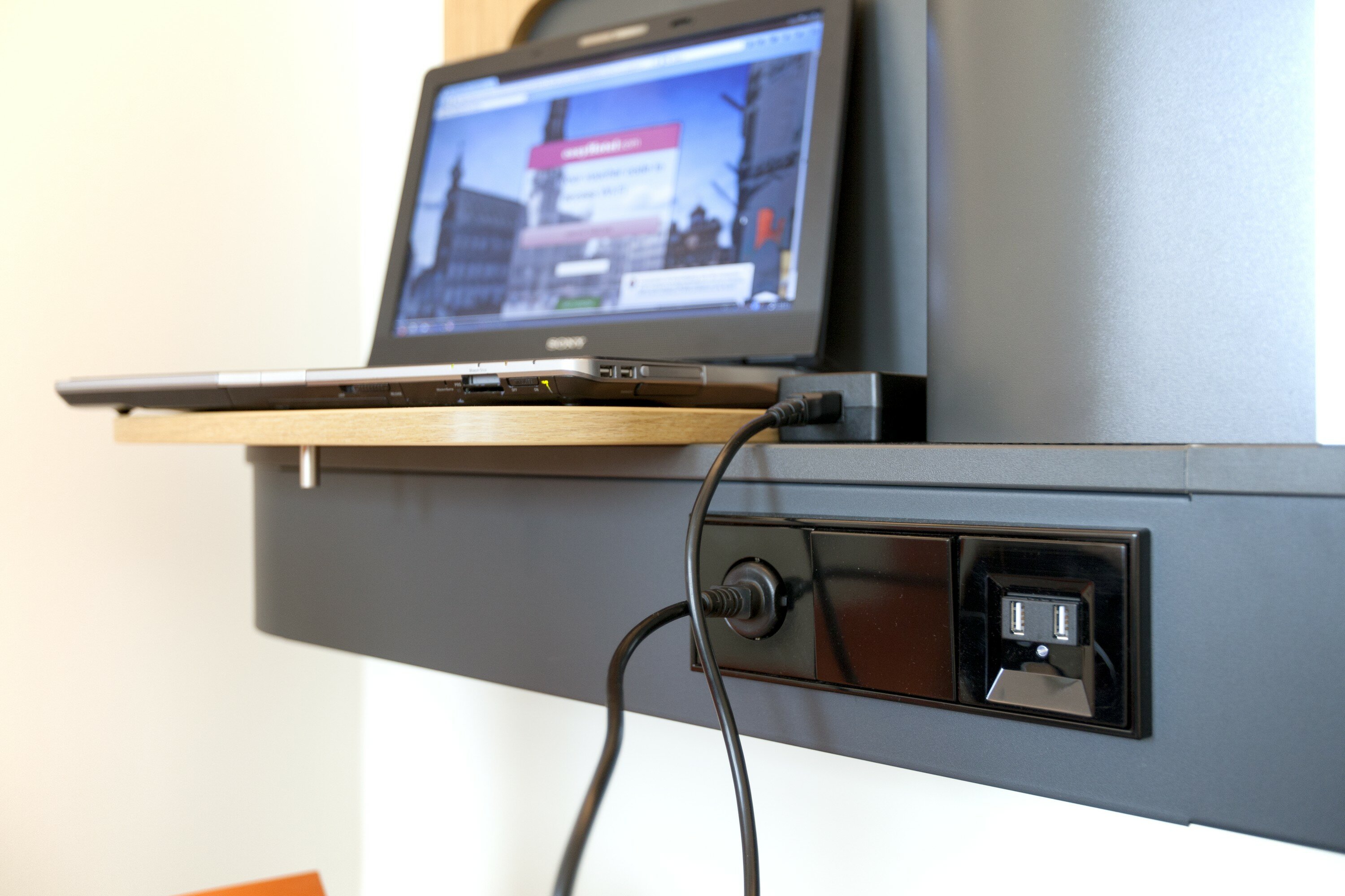 Фото EasyHotel Amsterdam Arena Boulevard