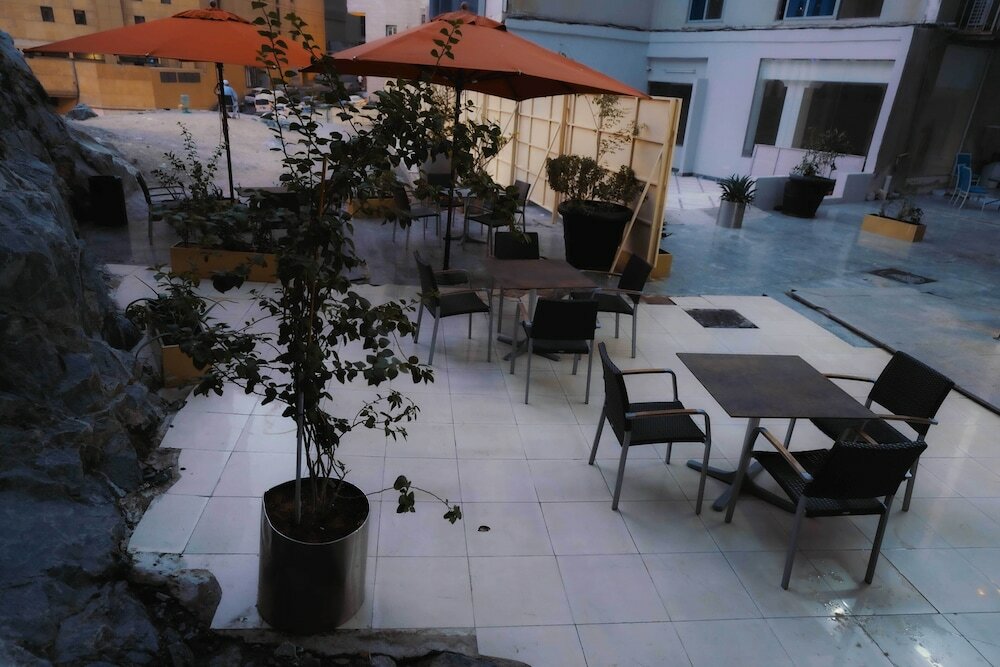 Фото Nour Al Thuria Hotel