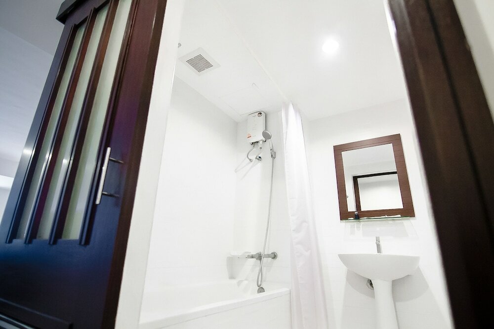 Фото Romance Hotel Srinakarin