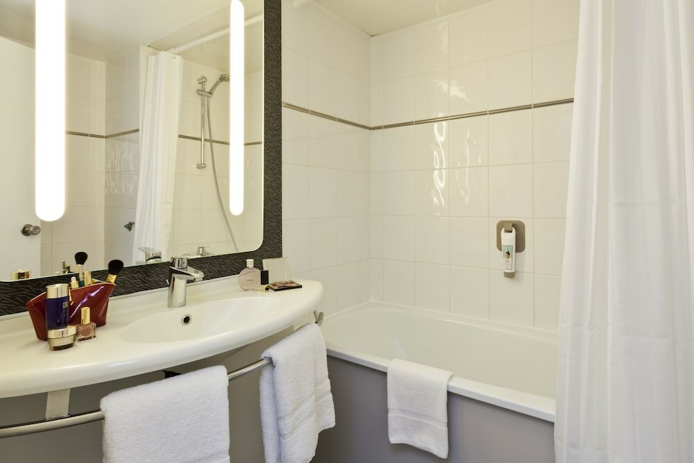 Фото B&B HOTEL Lille Roubaix Centre Grand-Place