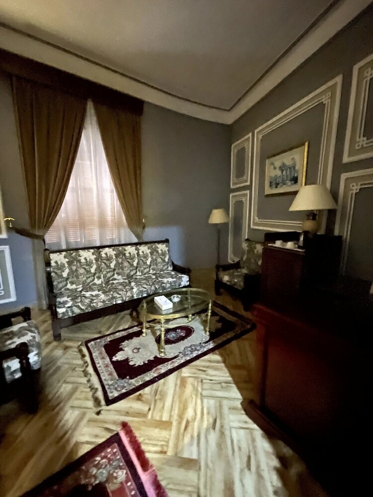 Фото Cosmopolitan Plaza Inn Hotel