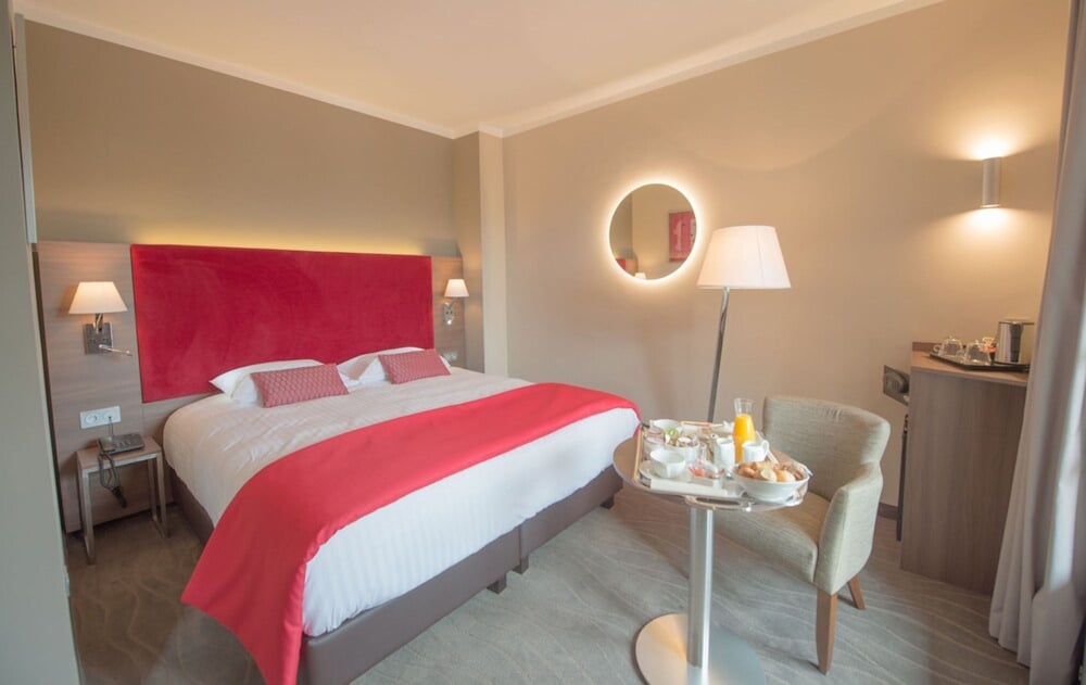 Фото Hotel Lou Castelet